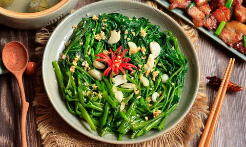 Rau muống đang vào mùa nhưng ăn theo cách này chẳng khác rước họa vào thân