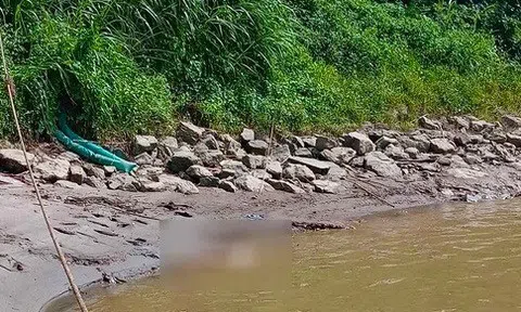 Phát hiện thi thể không nguyên vẹn trôi sông: Hiện trường vạch trần hung thủ với lời khai lạnh người