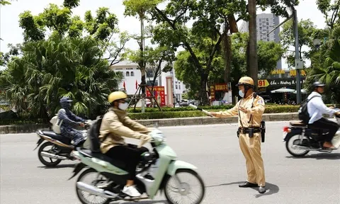 Từ 2025: Bật xi nhan trước khi rẽ bao nhiêu mét để không bị phạt 22 triệu, ai cũng cần biết