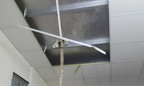 Thanh sắt dài hơn 2 mét từ dự án 93 Láng Hạ của Vinaconex rơi xuống đâm thủng nhà dân