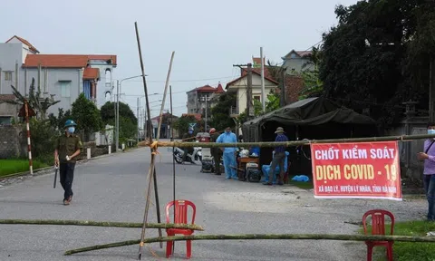 Tạm đình chỉ Giám đốc TTYT huyện và Trạm trưởng Y tế xã ở Hà Nam