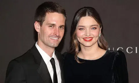 Miranda Kerr kỷ niệm 4 năm cưới tỷ phú công nghệ