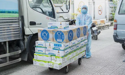 Vinamilk hỗ trợ 48.000 sản phẩm cho tổ công tác lấy mẫu, xét nghiệm của TP.HCM  trong đợt dịch cao điểm