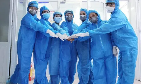 Tôi thấy tình yêu nở hoa từ mặt đất