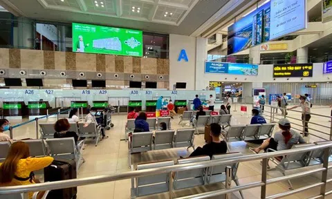 Hai máy bay va chạm nhau tại sân bay Nội Bài