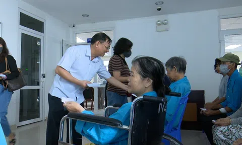 Chương trình trao quà yêu thương tại bệnh viện Ung Bướu thành phố Hồ Chí Minh