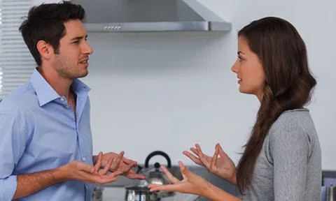 Vừa ly hôn, vừa trắng tay, bạn gái thẳng thừng nói một câu khiến tôi câm lặng