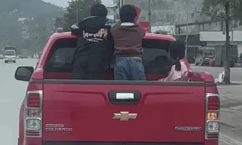 Lái xe mà làm điều này, coi chừng vừa mất tiền vừa mất điểm GPLX