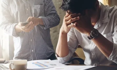 Giám đốc lên kế hoạch cho cái chết, rồi nhập viện tâm thần vì vỡ nợ, không bán được bất động sản