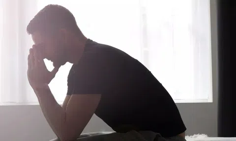 Chồng để lại đơn ly hôn, khăn gói ra khỏi nhà, 10 ngày sau vợ mới gọi điện thú nhận tội lỗi