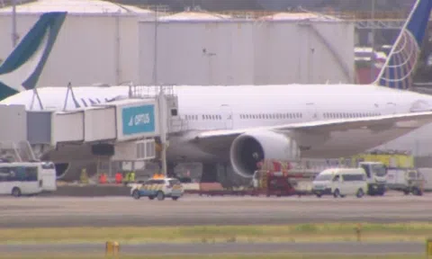 Boeing tiếp tục 'gặp họa', máy bay rung lắc giữa không trung làm 50 người bị thương