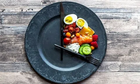 Nhịn ăn gián đoạn 16/8 liên tục có nguy cơ tử vong vì tim mạch cao gấp đôi
