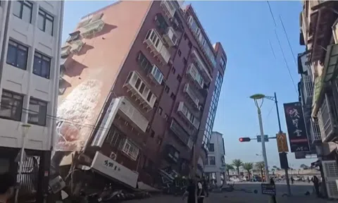 Đài Loan rung chuyển vì động đất mạnh chưa từng có sau 25 năm, các nước kích hoạt cảnh báo sóng thần