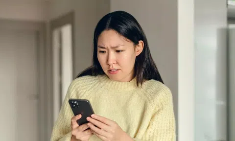Đang mua sắm online cô gái nổi máu thám tử, phát hiện bị bạn trai "cắm sừng" nhờ một bức ảnh