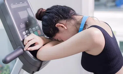 Cô gái trẻ suýt mất mạng ở tuổi 25 vì được khen dáng đẹp