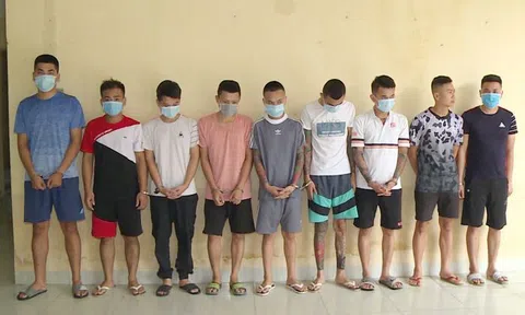 Nhóm thanh niên sử dụng vũ khí nóng, hò hét, chửi bới náo loạn ở Sầm Sơn