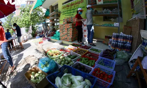 Quầy hàng 0 đồng giúp người nghèo giữa đại dịch Covid-19 ở Đà Nẵng