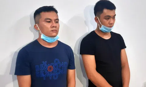 Phá đường dây ‘khủng’ làm giả giấy tờ, bằng cấp, biển số xe