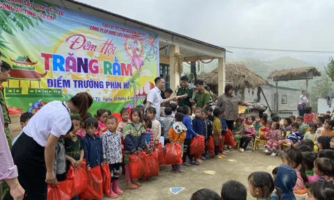 Trao gửi yêu thương đến các em nhỏ vùng cao Y Tý nhân dịp Tết Trung thu