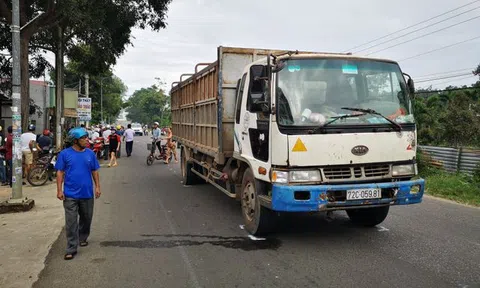 Va chạm với xe tải, 2 nữ sinh tử vong thương tâm trên đường đến trường