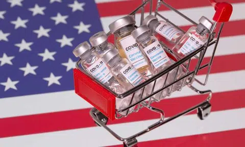 Ca mắc COVID-19 tăng kỷ lục, Mỹ tiết lộ kế hoạch tiêm chủng vaccine thần tốc