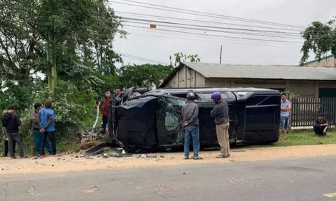 Va chạm với xe ô tô đi ngược chiều, hai thanh niên tử vong