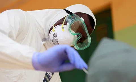 Kỳ lạ trường hợp mắc COVID-19 ở Canada gần 9 tháng không khỏi