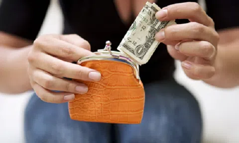 "Điềm báo" về tương lai nghèo khó, dù bạn có cố gắng thế nào cũng không giàu lên được