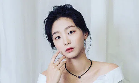 Suzy và Lee Dong Wook chiến thắng giải Nam và nữ chính xuất sắc nhất tại Korea First Brand Awards 2021