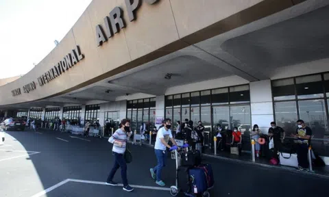 Lo ngại biến thể SARS-CoV-2, Philippines đình chỉ các chuyến bay từ Anh