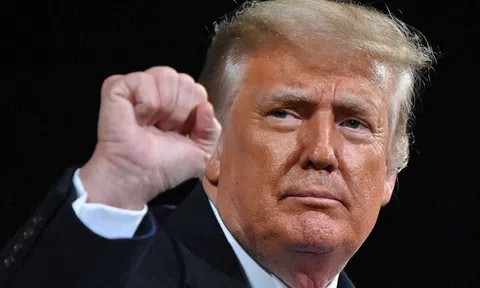 Tổng thống Trump ân xá cho 15 người trước lễ Giáng sinh