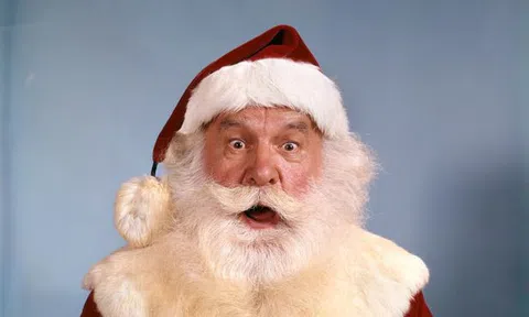"Phì cười" với bức thư xin ông già Noel 12 món quà xa xỉ của cô bé 9 tuổi