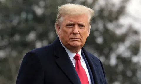 Tổng thống Trump ân xá cho thông gia và 25 người khác