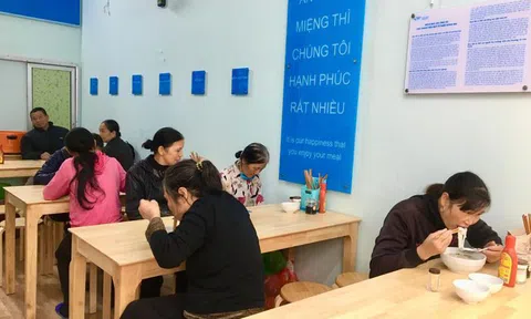 Quán cơm 2.000 đồng đầu tiên ở Hà Nội