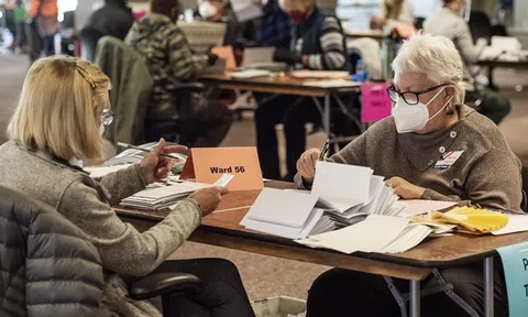 Chiến dịch Trump yêu cầu Tòa án tối cao loại phiếu bầu ở Wisconsin