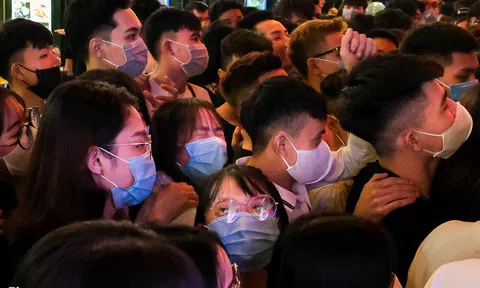 Bắt buộc đeo khẩu trang khi ra đường đón năm mới 2021