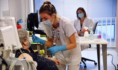 WHO nhấn mạnh các đối tượng được ưu tiên tiêm phòng COVID-19