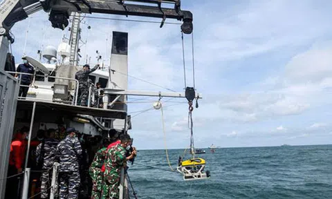 Vụ rơi máy bay ở Indonesia: Tốc độ bay chậm là dấu hiệu đáng chú ý