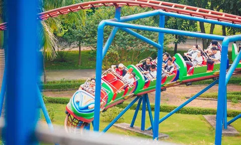 Nữ sinh bàng hoàng kể lại giây phút tàu siêu tốc văng khỏi đường ray khiến 3 học sinh thương vong