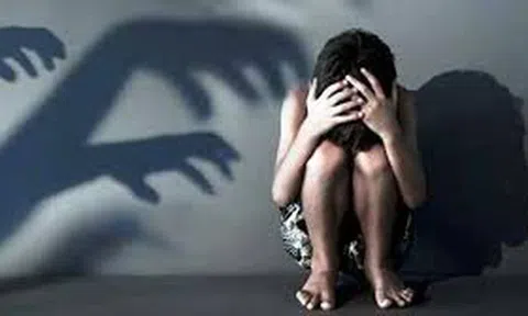 Anh rể cưỡng hiếp em vợ 13 tuổi đến mang thai rồi đưa đi trốn