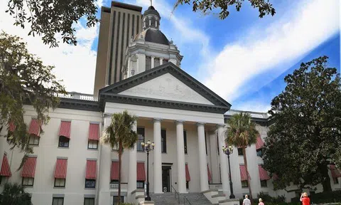 FBI phá âm mưu nổ súng ở tòa nhà hội đồng bang Florida