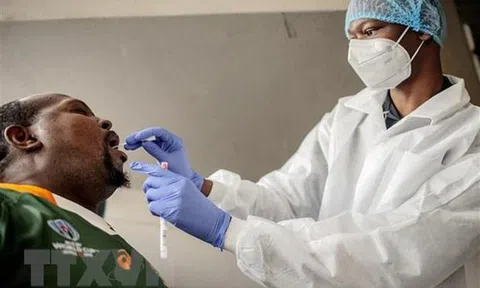 Biến thể  SARS-CoV-2 mới ở Nam Phi có tốc độ lây lan nhanh và khiến bệnh nặng hơn