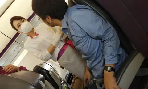 Người đàn ông bị bắt do 4 tháng trước đi máy bay kiên quyết không chịu đeo khẩu trang