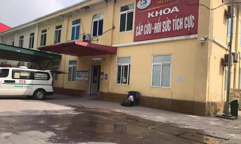 Nổ bình oxy trong xe cứu thương, 1 người bị thương nặng