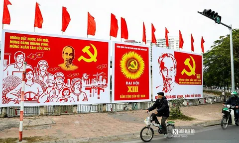 Hà Nội ngập sắc cờ hoa chào mừng Đại hội Đảng lần thứ XIII