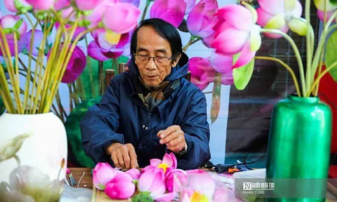 Nhộn nhịp không khí Tết tại làng hoa giấy hơn 300 tuổi