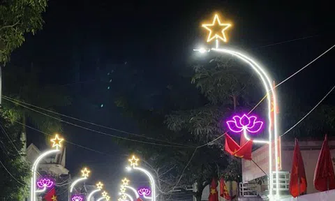 Dựng cây nêu đón Tết, 3 người bị điện giật thương vong