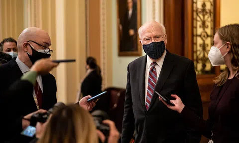 Nghị sĩ chủ trì phiên tòa luận tội cựu Tổng thống Donald Trump nhập viện