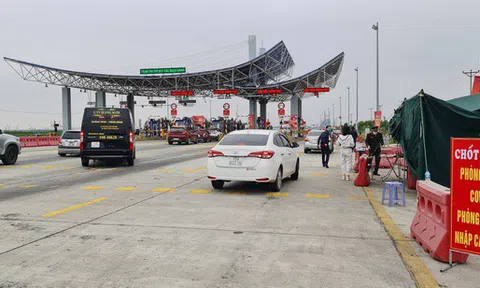 Đến Quảng Ninh đón dâu, nhà trai đành quay xe vì dịch COVID-19 bùng phát