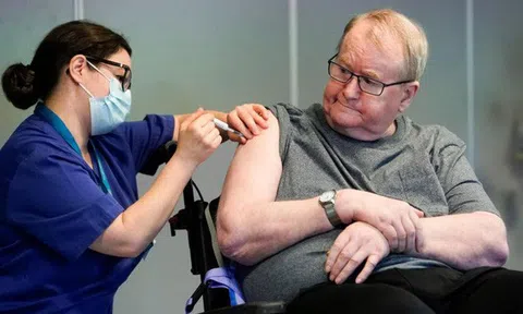 EU khẳng định vaccine COVID-19 của Pfizer không liên quan đến những ca tử vong sau tiêm